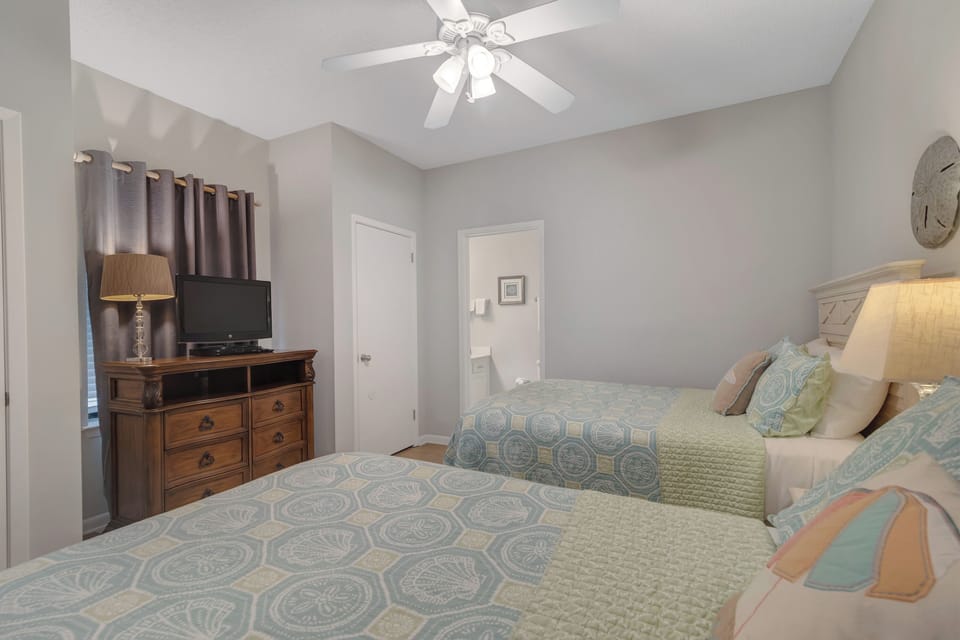 Guest Bedroom with 2 Full Size Beds and Private Bath