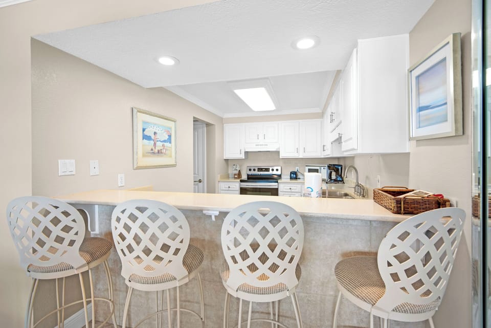 Eat-in bar seating