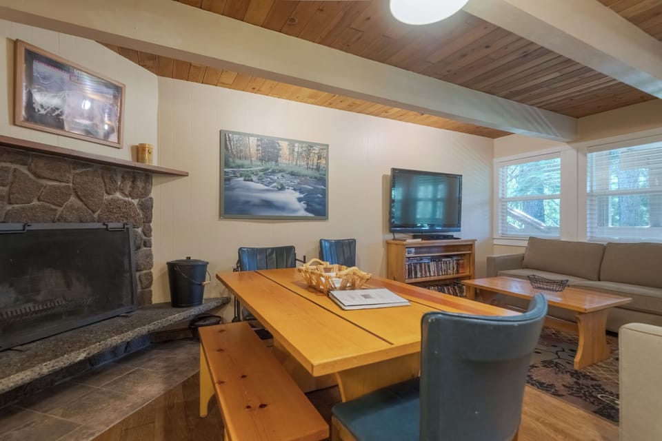 Dining/ Living