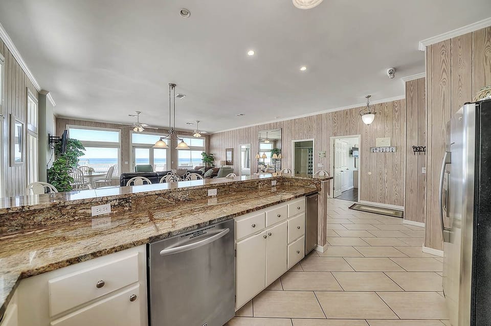 Storks Nest - Grayton Beach - Kitchen
