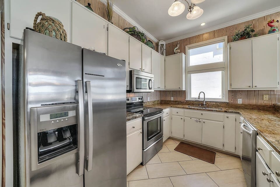Storks Nest - Grayton Beach - Kitchen