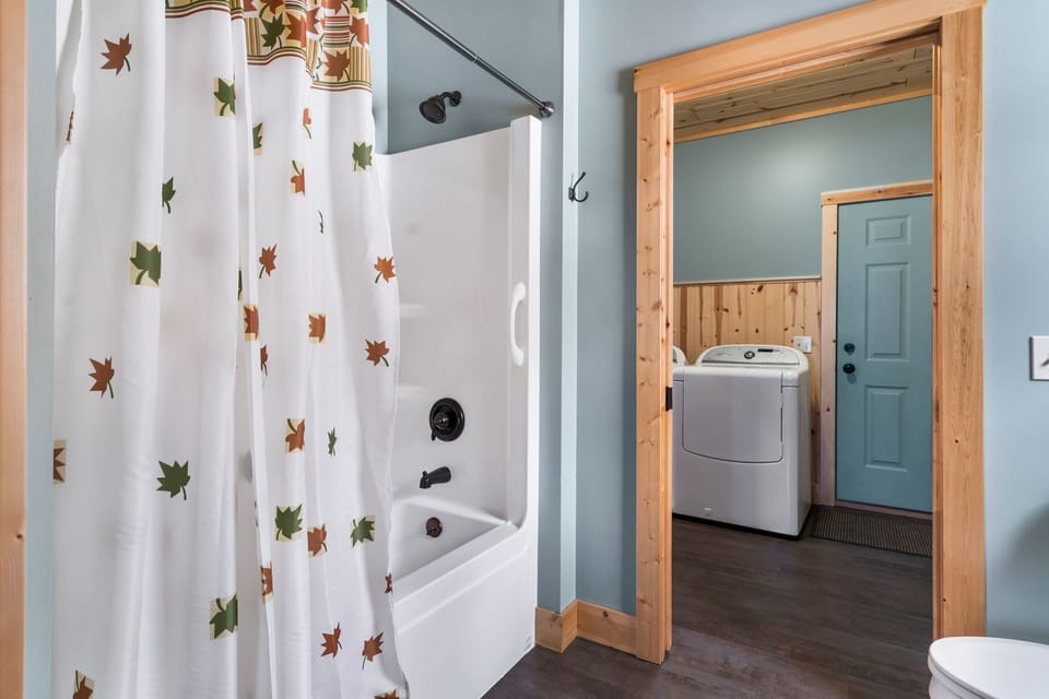 Main Level Guest Bath