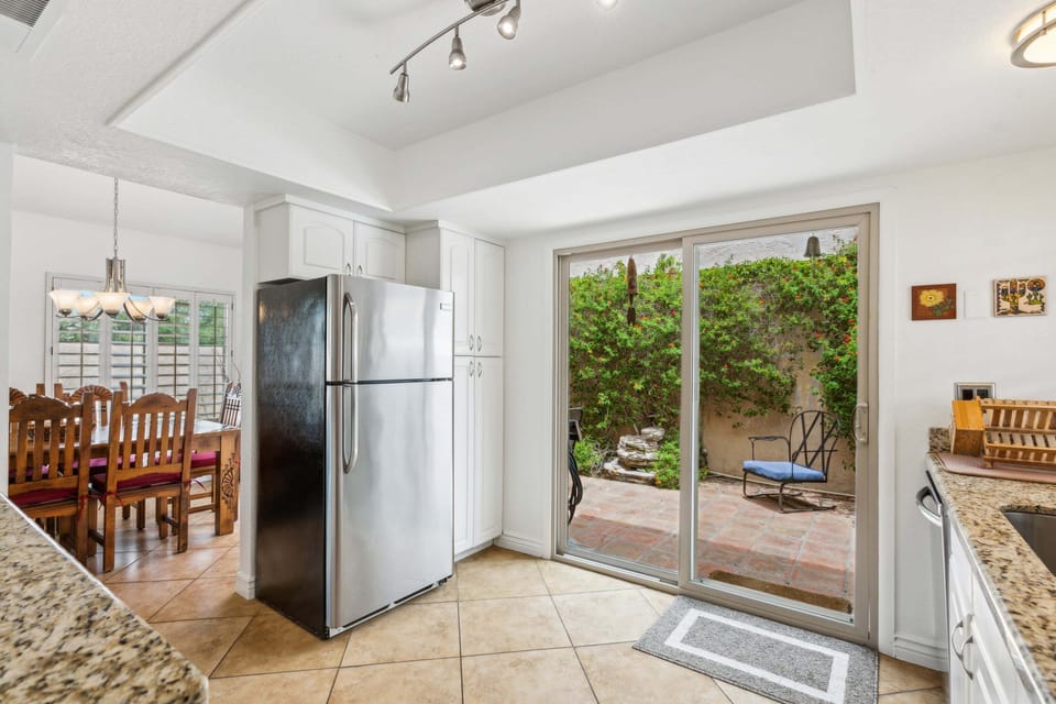 Large patio off the kitchen and dinning room