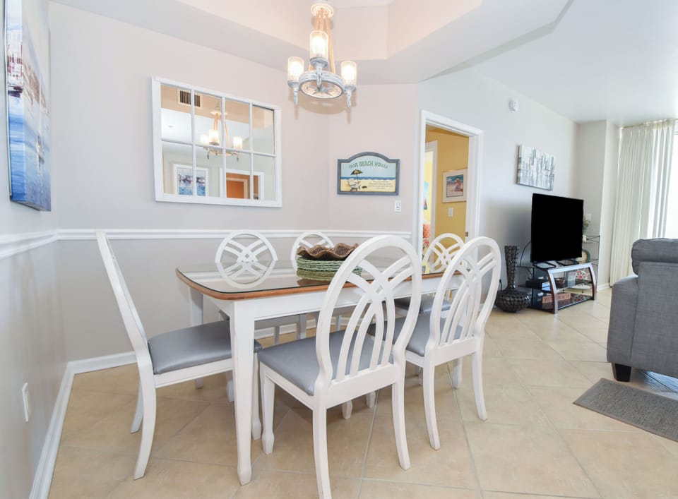 Silver Beach Towers East 705 - Dining Area