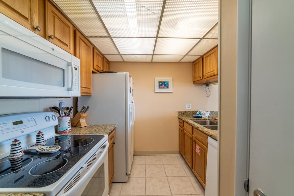 This kitchen provides all your cooking needs