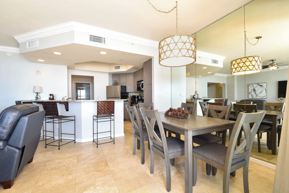 Silver Beach Towers East 404 - Dining Area