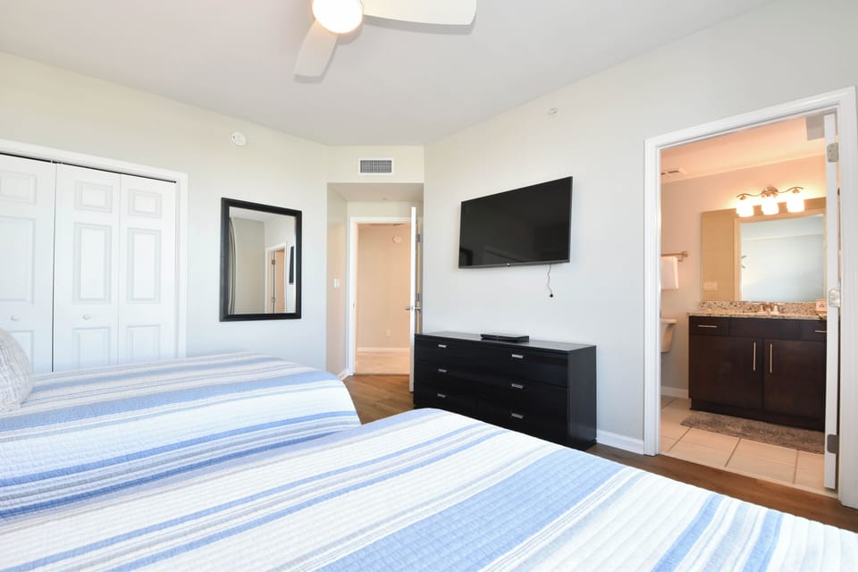 Silver Beach Towers East 404 - Guest Bedroom with Attached Bathroom