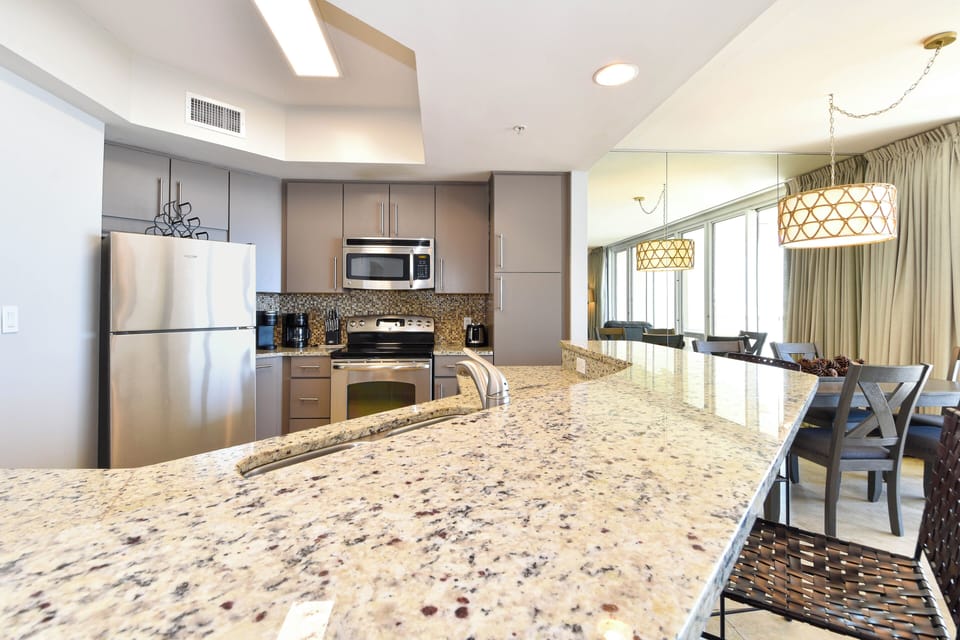 Silver Beach Towers East 404 - Breakfast Bar