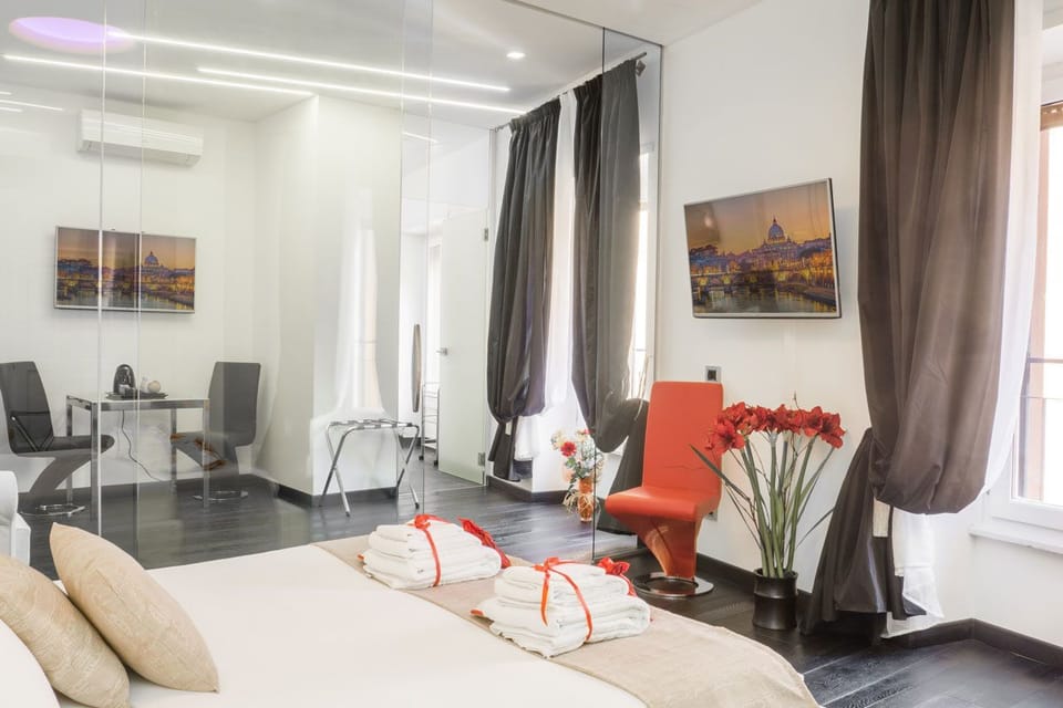 Family Suite, Ensuite | Premium bedding, minibar, in-room safe, desk