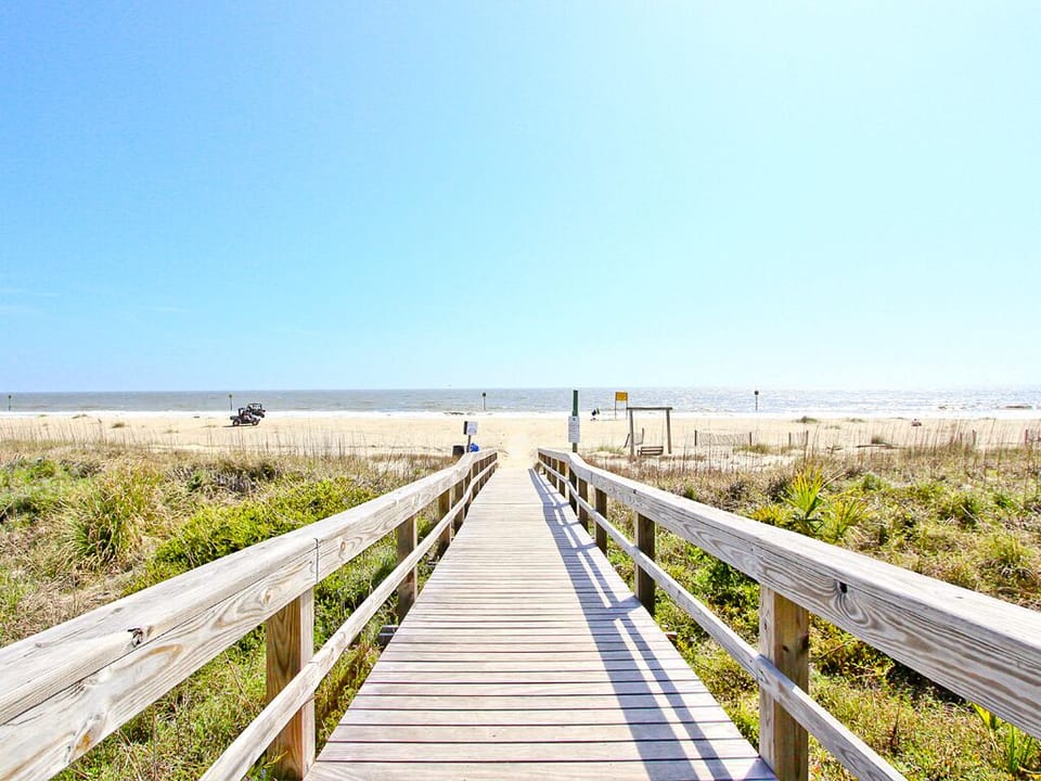 Great Oceanside Beach Access - Only 1 Block Away