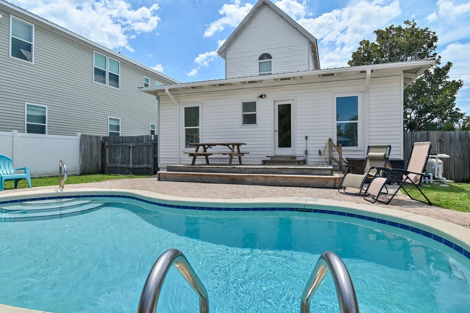 Private pool