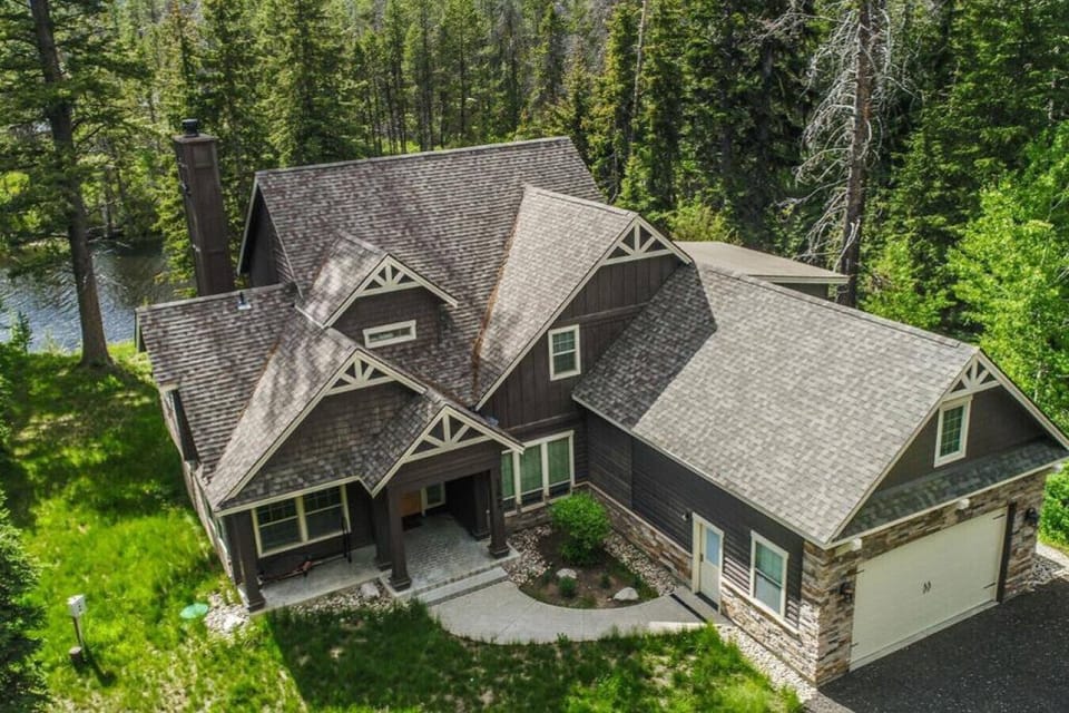 Willow Creek Lodge on Cascade Lake