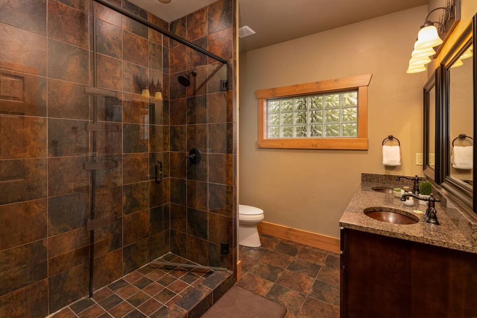 Attached ensuite bathroom