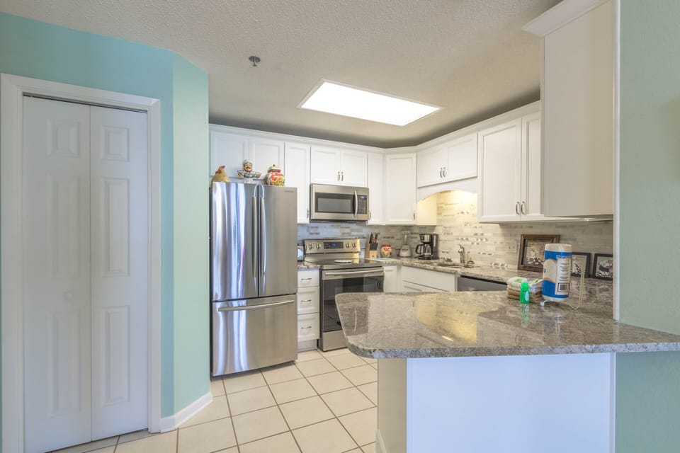 Kitchen -Phoenix VI 1210-Orange Beach, AL