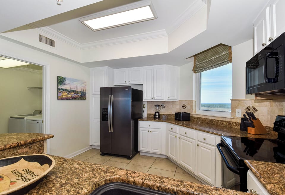 Silver Beach Towers W1501 - Fully Equipped Kitchen