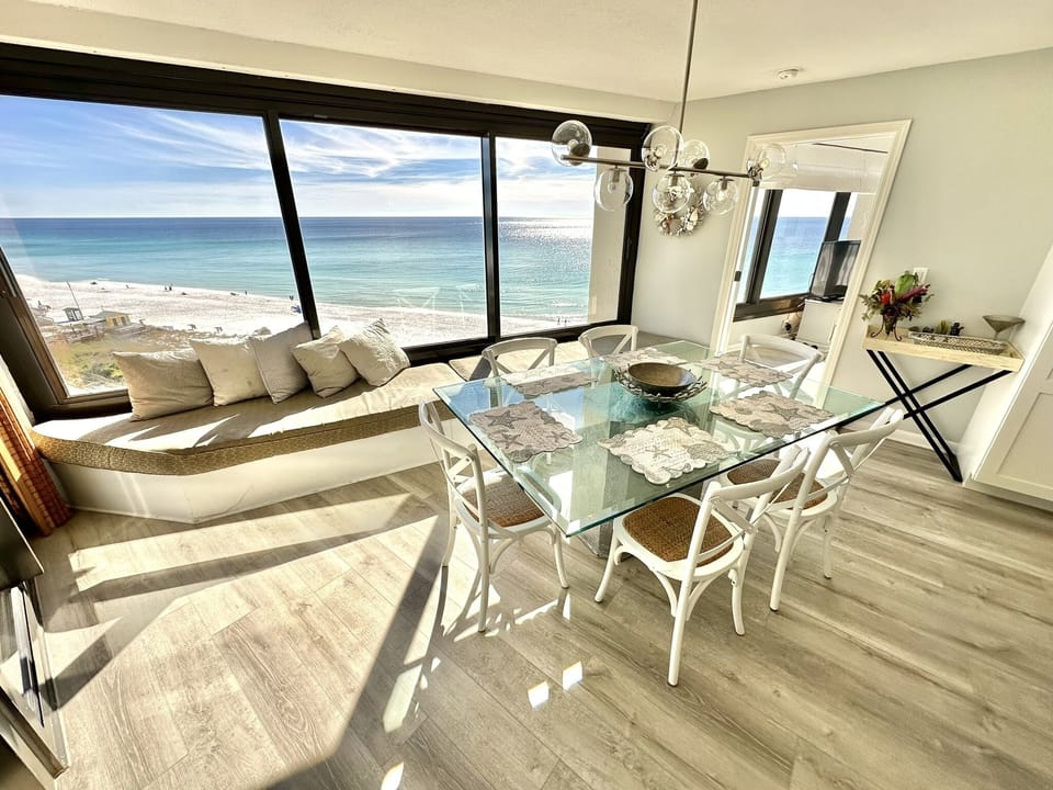 Dining area for 6
