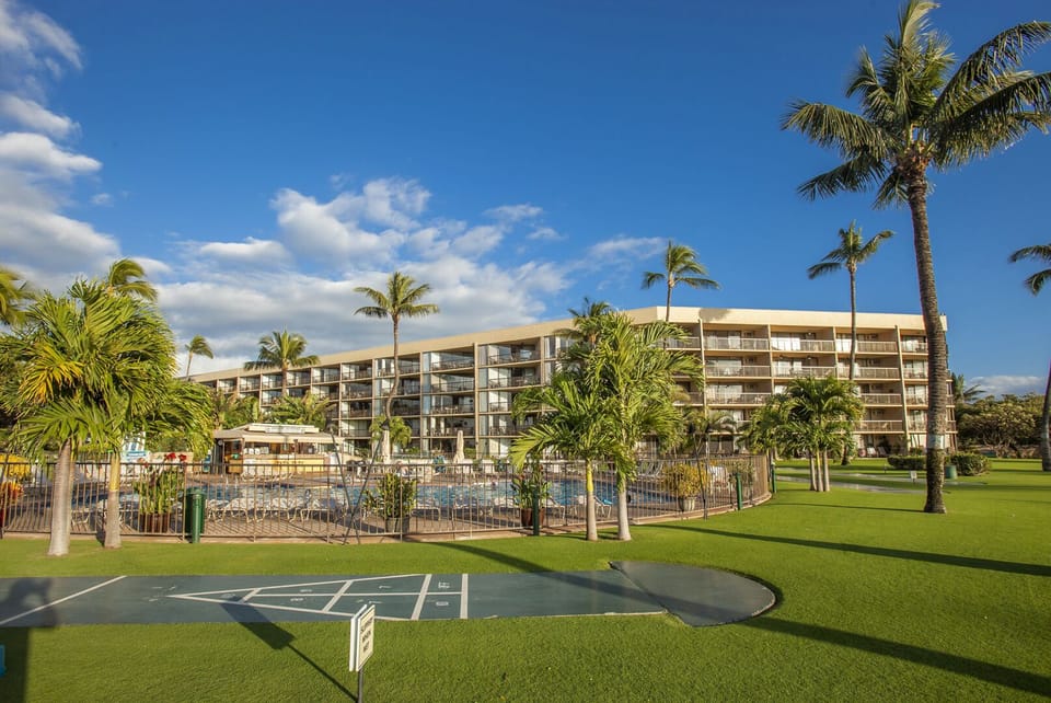 Maui Sunset Grounds