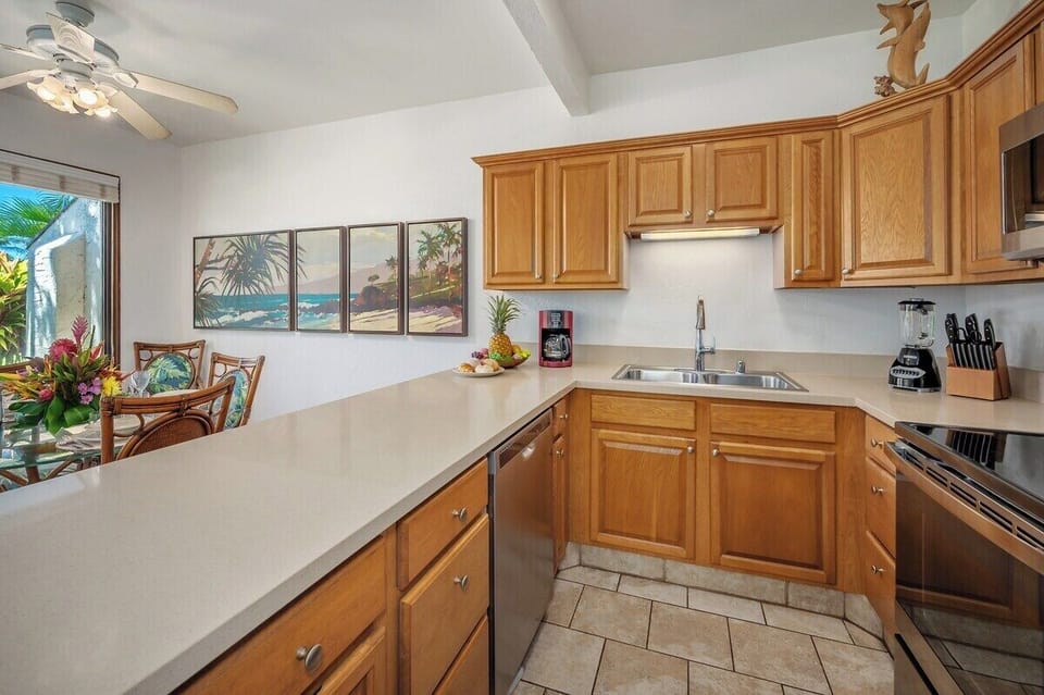 Kahala 514 Stainless Steel Appliances