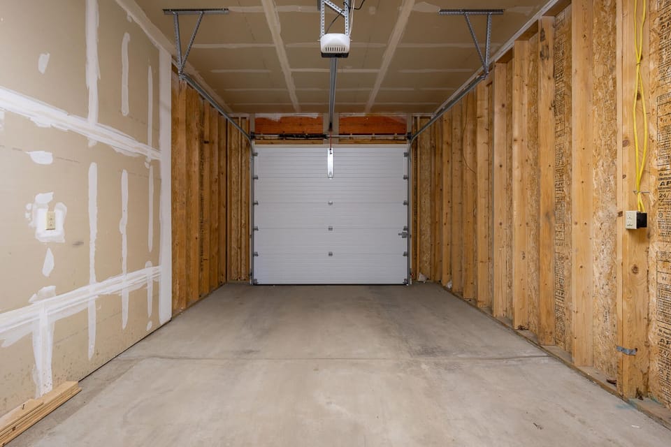 Spacious garage