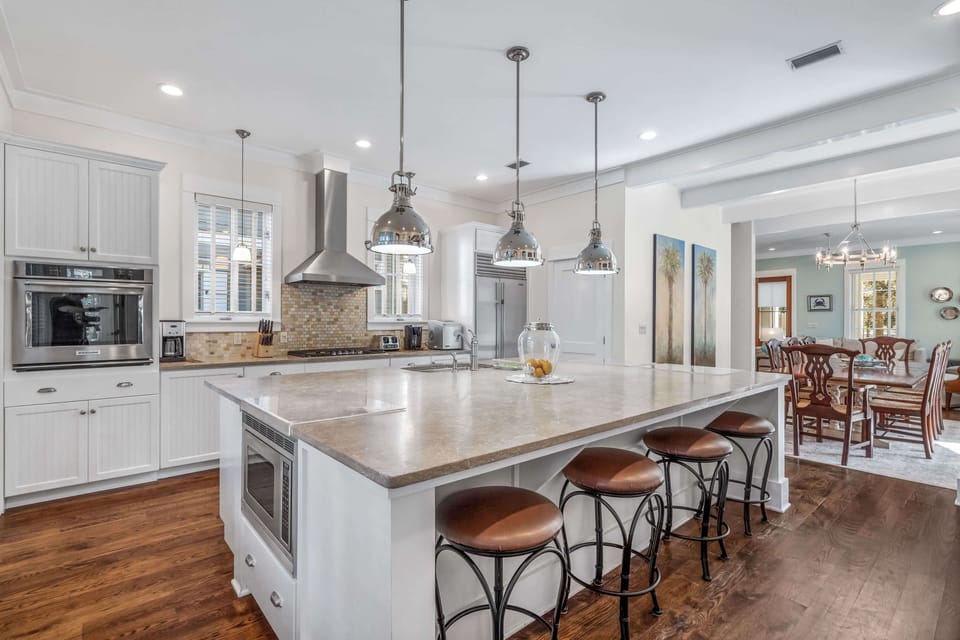 Breakfast bar seating for 4