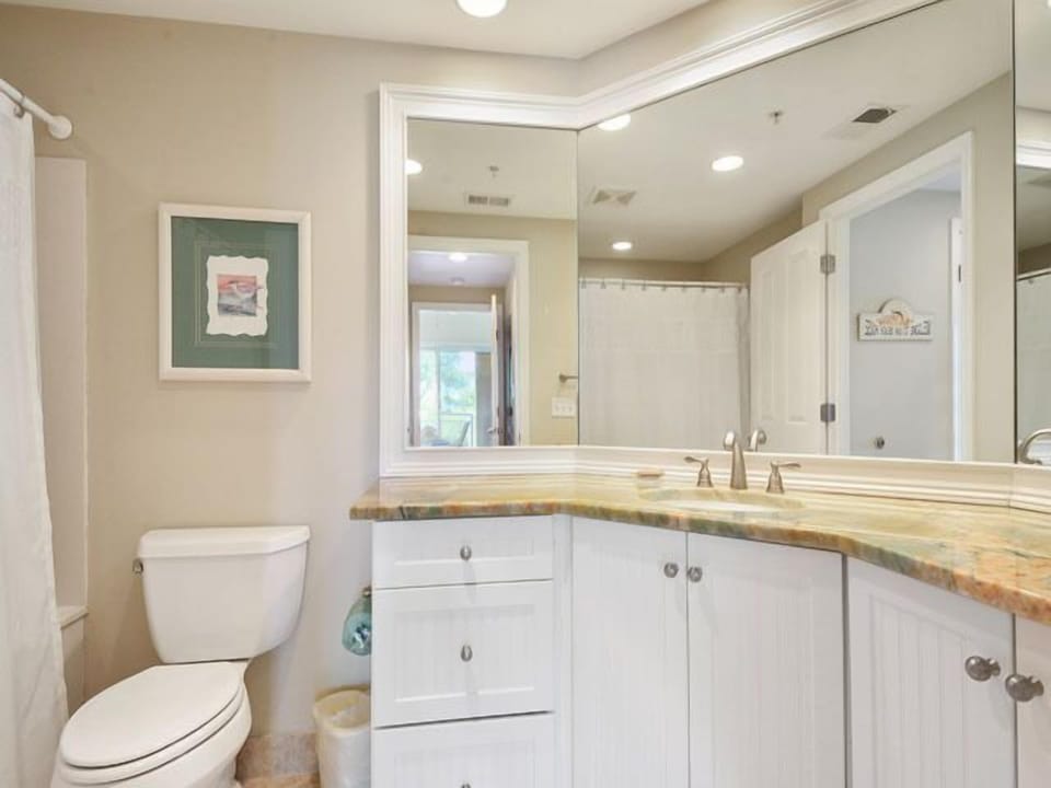 Guest Bedroom Bathroom