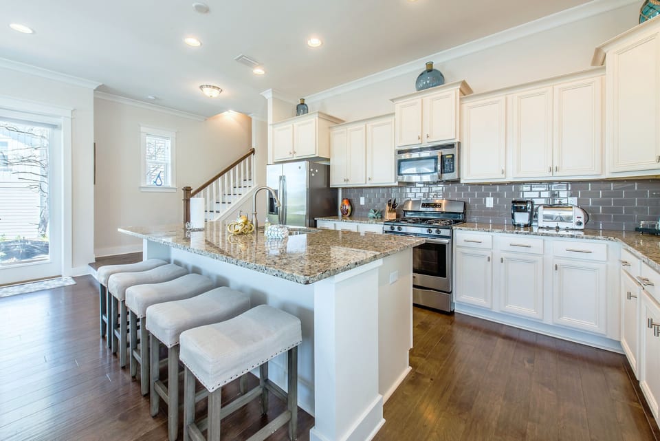 Granite Counter tops - Stainless Appliances
