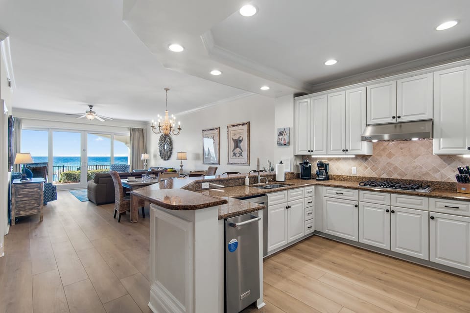 Kitchen - Plenty of cooking space and stand alone ice maker in Adagio B102