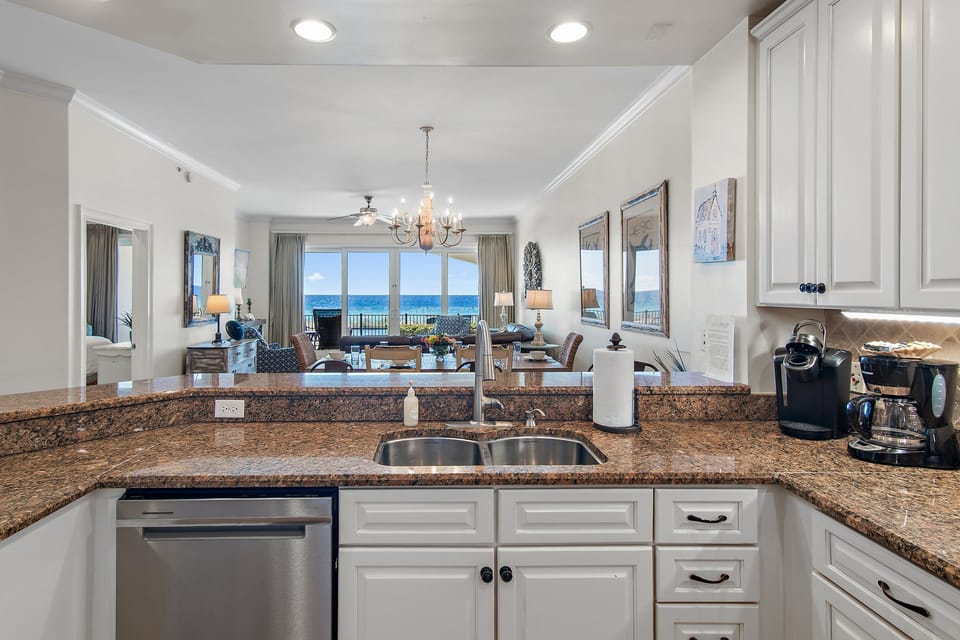 Kitchen - Cook with a view!
Everything you need to cook a Thanksgiving dinner, including a Keurig AND standard coffee maker.