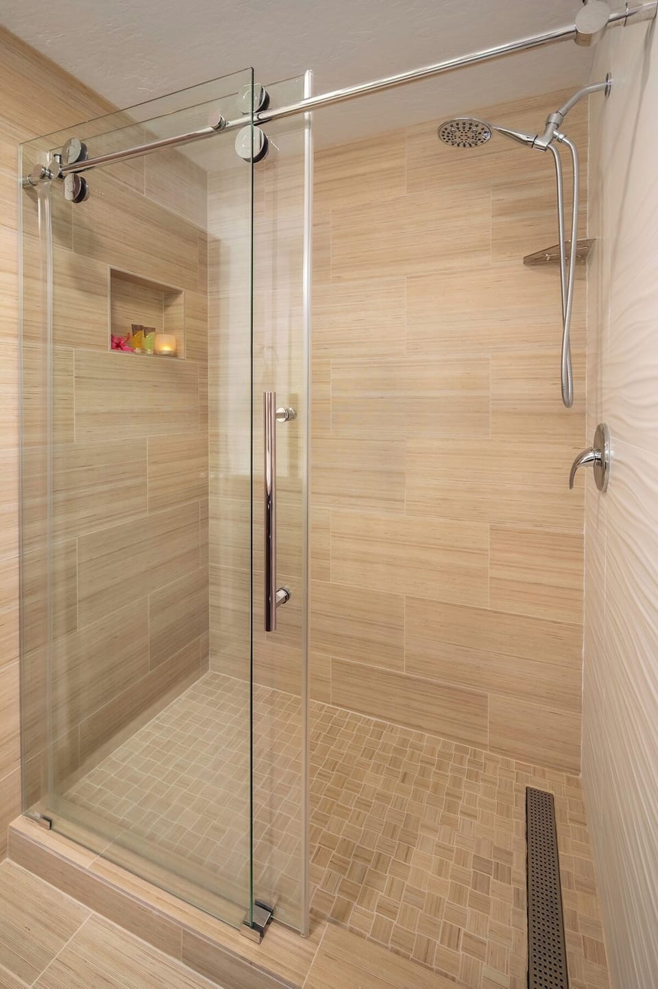 Kahala 721 Bath