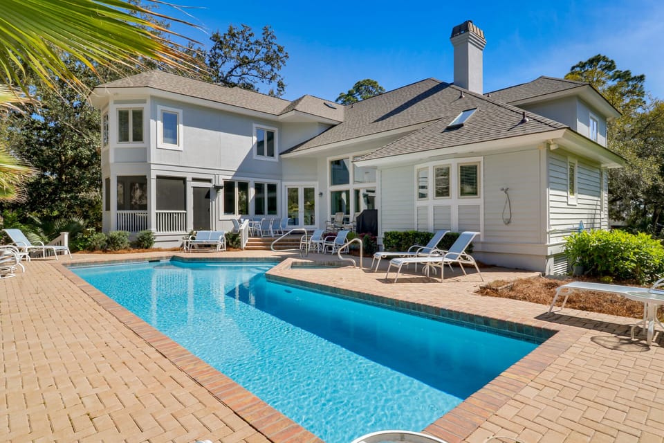 11 Painted Bunting - Pool Deck Area