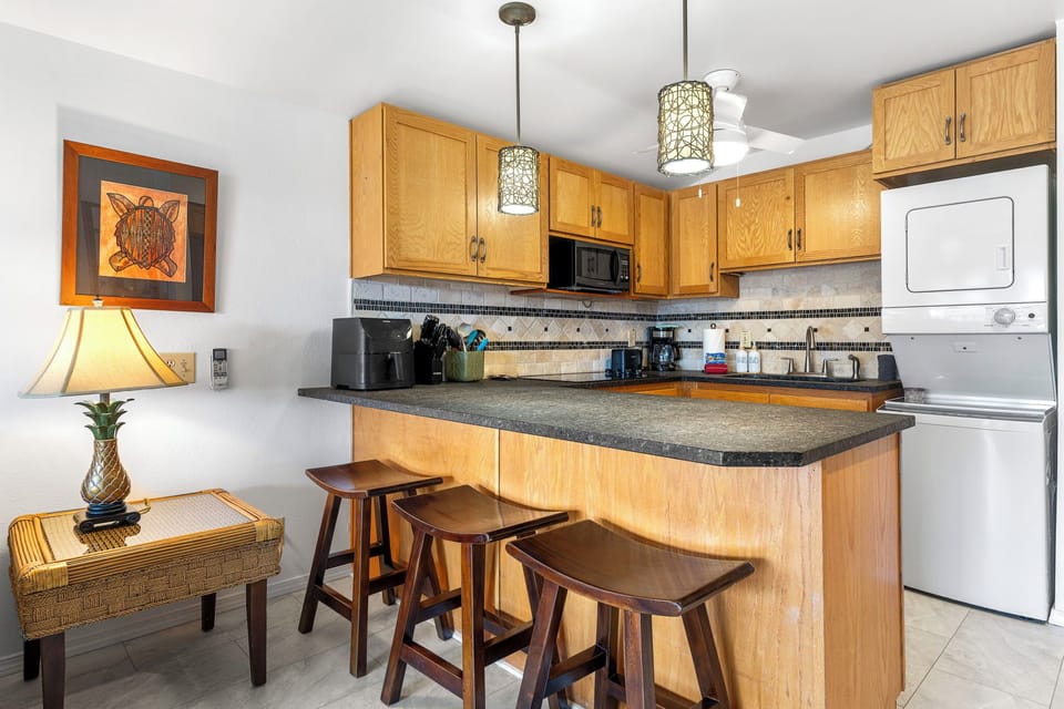 Kitchen, In-Unit Washer/Dryer