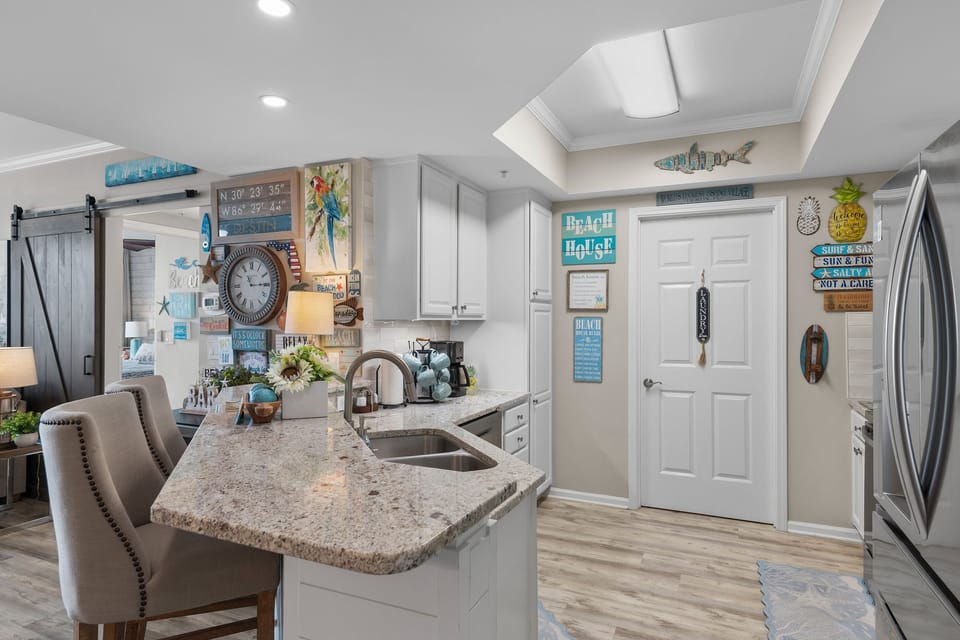 Enjoy Breakfast with Kitchen Bar Seating