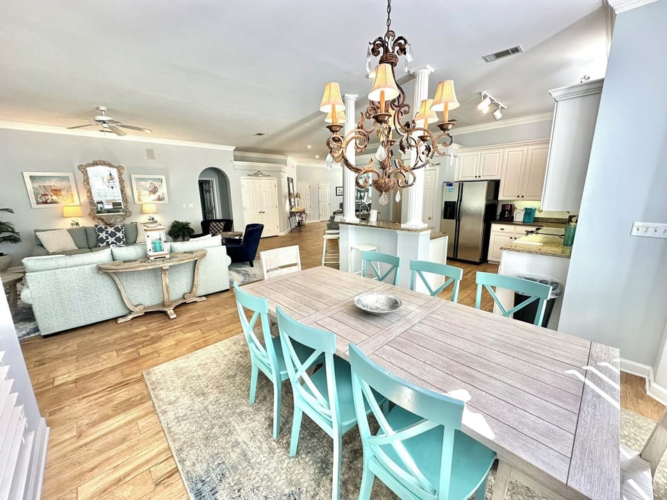 Dining area for 8