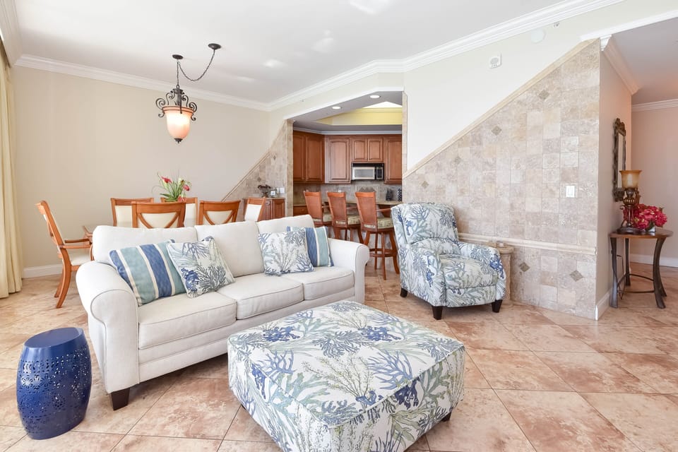 Silver Beach Towers West 1703 - Open Floor Plan