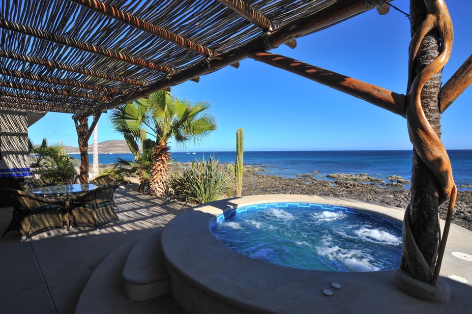 Settle into the jacuzzi on the terrace of Villa Langosta and revel in the views of the Sea of Cortez and desert hills stretching magically around you.