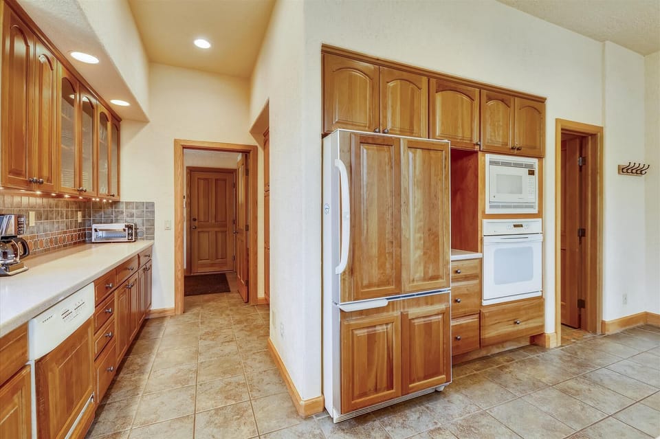 Kitchen - Evergreen Lodge - Breckenridge Vacation Rental