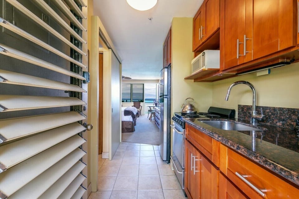 NB205-080_KITCHEN