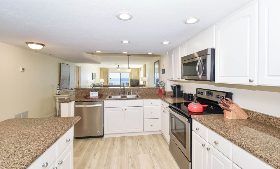 Destin Towers 92 - Fully Equipped Kitchen