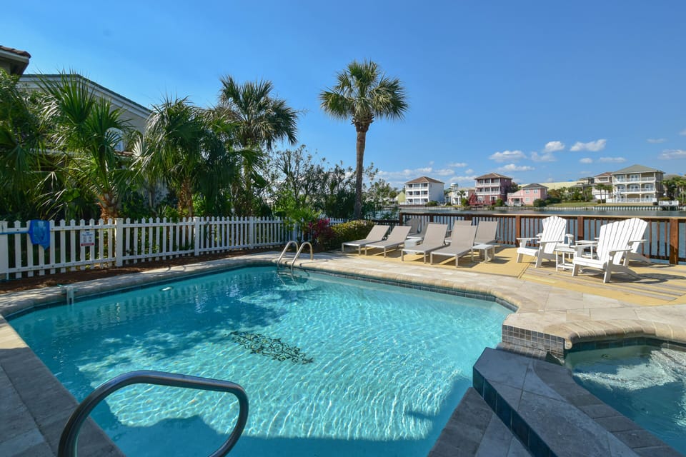 Casa Di Amore - Pool Area