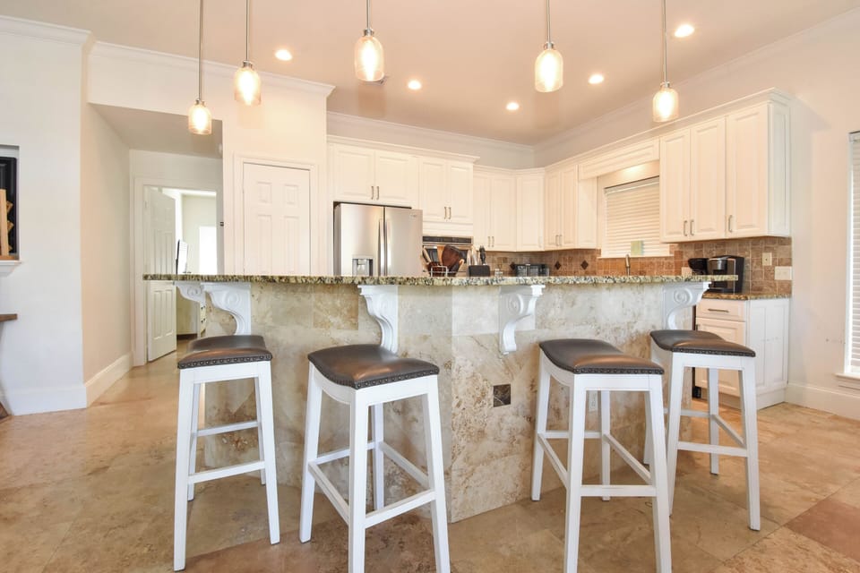 Casa Di Amore - Breakfast Bar and Kitchen