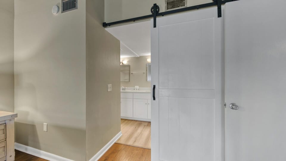 Ensuite Primary Bathroom