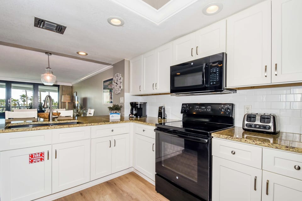 Edgewater Beach 301- Fully Equipped Kitchen
