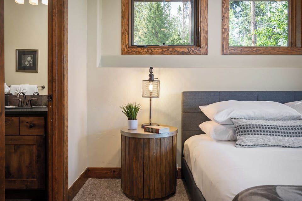 Hotel-style luxury linens and ensuite bathroom