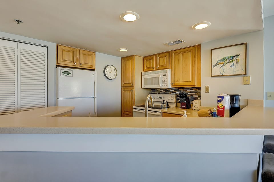 Kitchen with bar seating