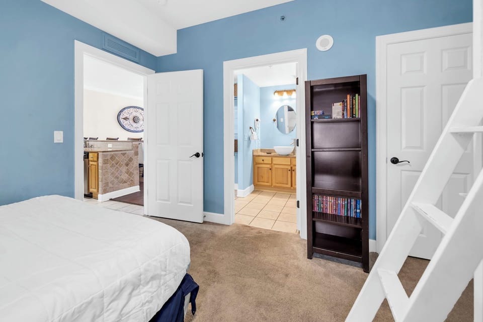 Guest bedroom