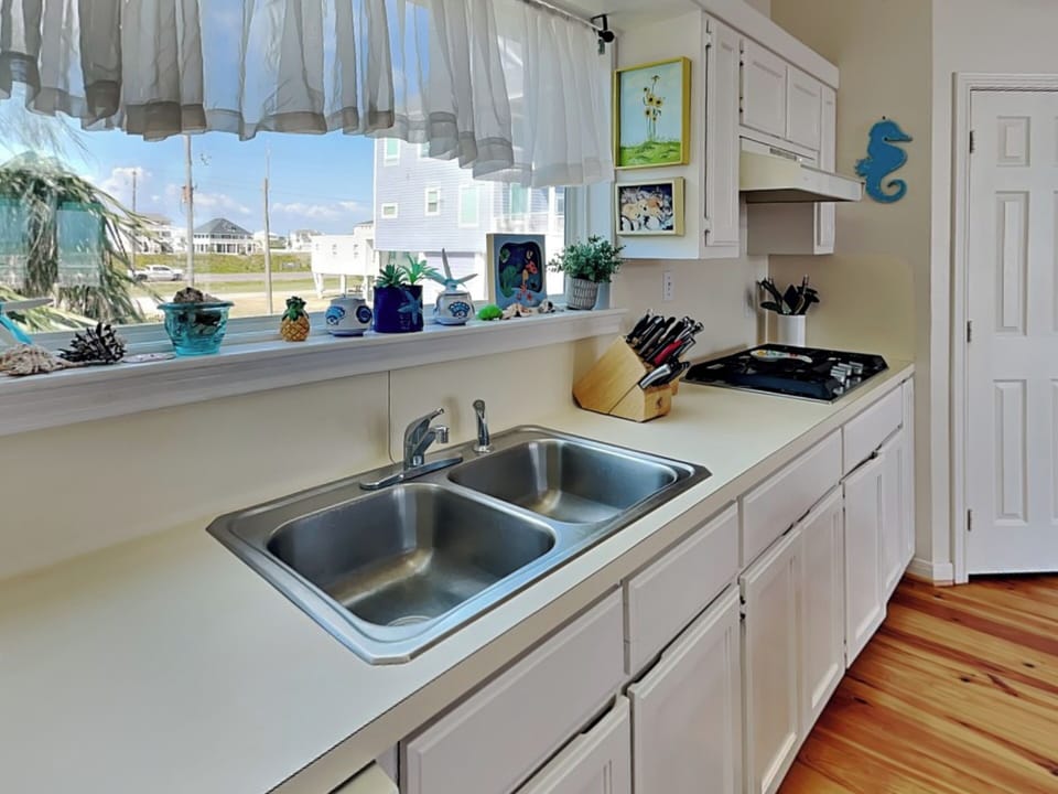 Full Kitchen - Second Floor
