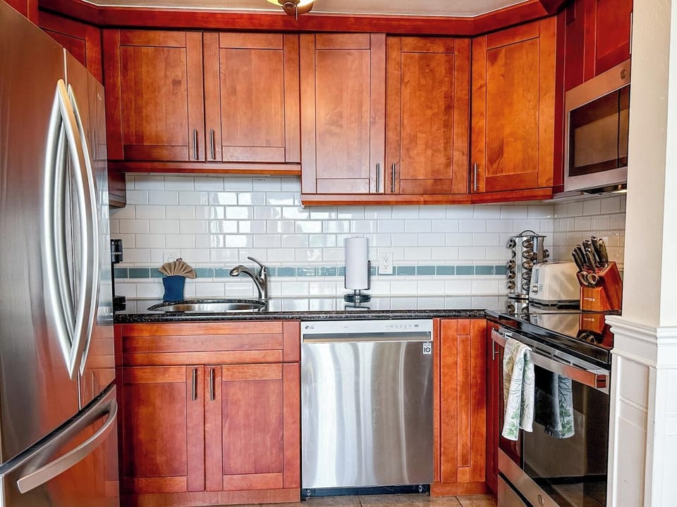 Cook and dine in with this oceanfront condo!