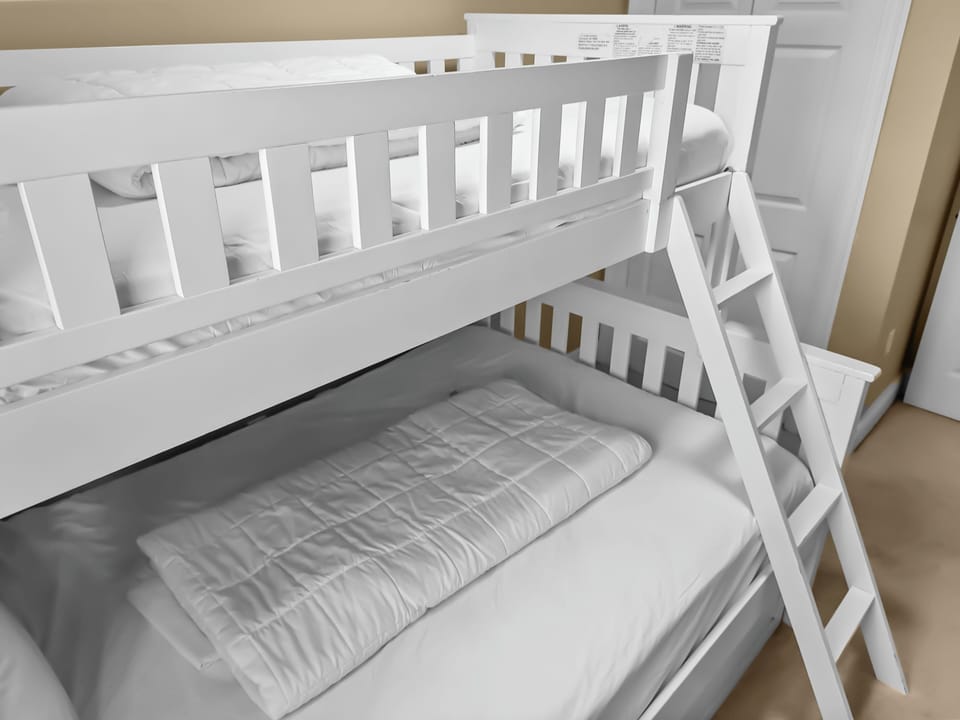 Summer Place #101 Bedroom #3 - Twin / Full Bunk