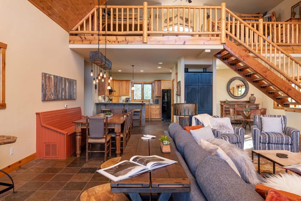 Chat with the chef or friends in the dining area from the living room