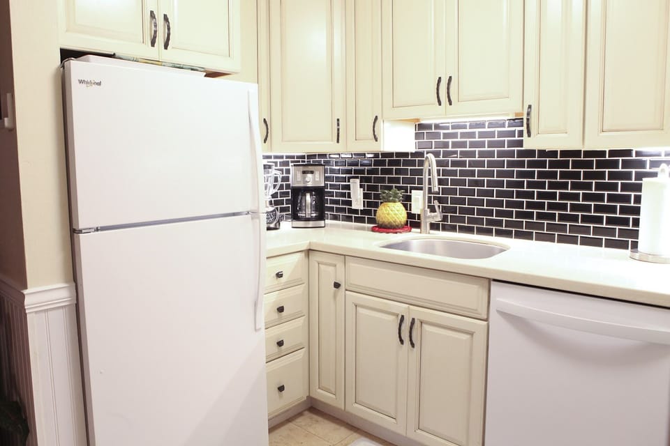 Kihei Sands A7 Kitchen